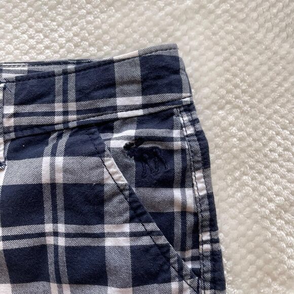 ABERCROMBIE PLAID SHORTS - Picture 3 of 6